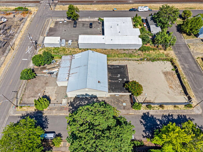 940 Greenwood St, Junction City, OR for sale - Building Photo - Image 3 of 9
