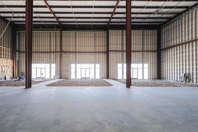 102 Floral Blvd, Laredo, TX for lease - Interior Photo - Image 2 of 19