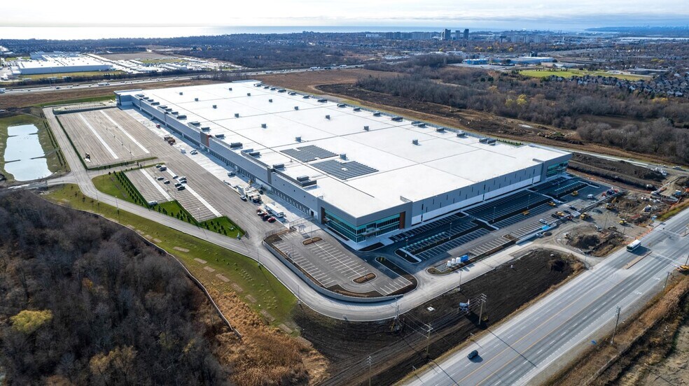 537 E Kingston Rd, Ajax, ON for lease - Building Photo - Image 2 of 7