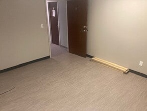 3751 Pennridge Dr, Bridgeton, MO à louer Photo du bâtiment- Image 2 de 4