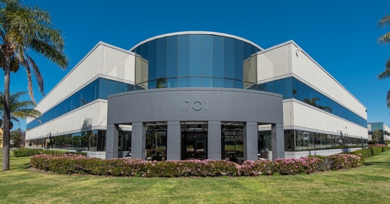 1701 Solar Dr, Oxnard, CA à louer - Photo du bâtiment - Image 1 de 2