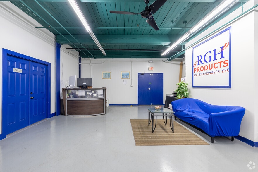 208 S Pulaski St, Baltimore, MD for sale - Interior Photo - Image 3 of 20