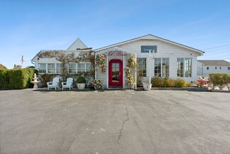 More details for 4 S Elmwood Ave, Montauk, NY - Retail for Sale