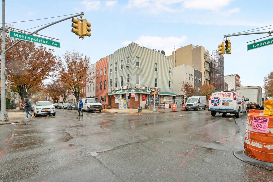 296 Leonard St, Brooklyn, NY for lease - Building Photo - Image 2 of 3
