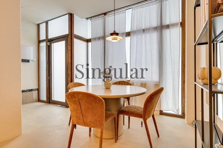 Multifamily in Barcelona, Barcelona for sale - Interior Photo - Image 1 of 7