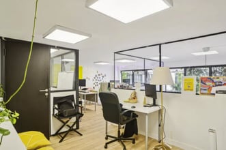 Coworking Space in Paris for lease Interior Photo- Image 2 of 2