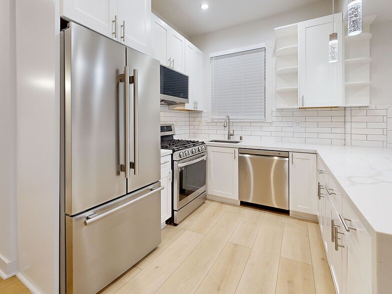10 Brooklyn Pl, San Francisco, CA for sale - Building Photo - Image 2 of 5