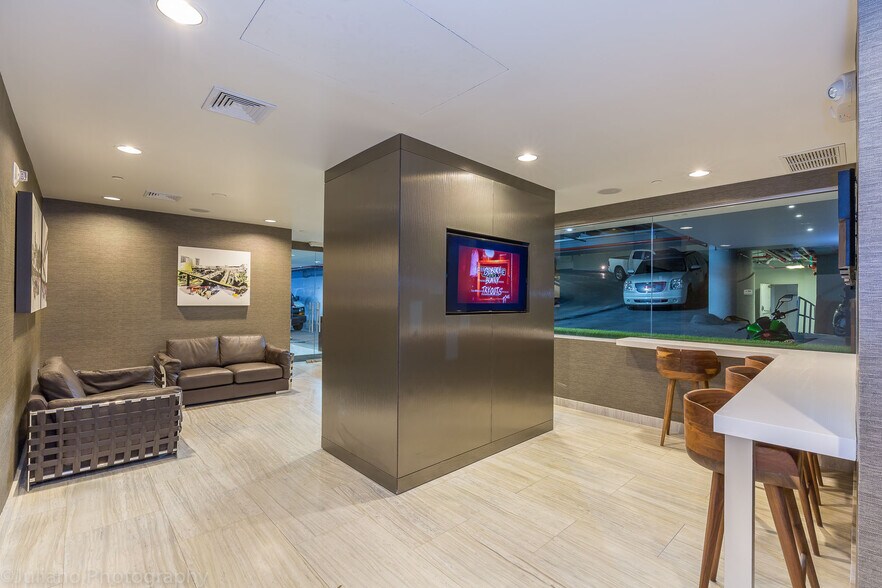 150 SE 2nd Ave, Miami, FL à vendre - Photo du bâtiment - Image 2 de 7