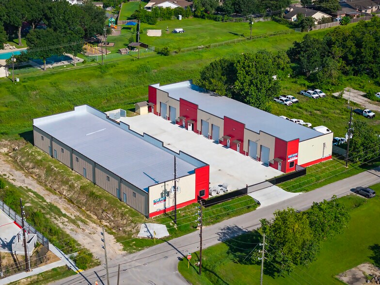 12021 Bedford st, Houston, TX à louer - Photo du bâtiment - Image 3 de 7