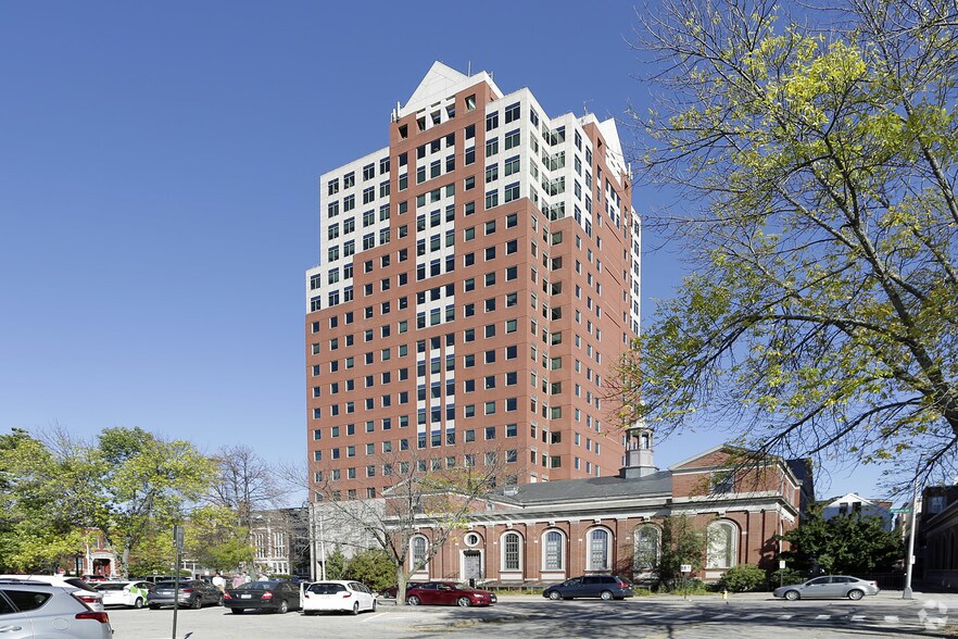 900 Elm St, Manchester, NH à louer - Photo du bâtiment - Image 1 de 7