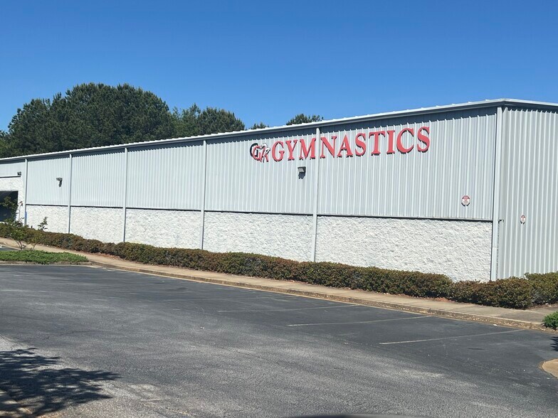 145 Old Peachtree Rd, Suwanee, GA à vendre - Photo du bâtiment - Image 2 de 16