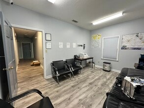 9 Allen Cail Dr, Statesboro, GA for lease Interior Photo- Image 1 of 10