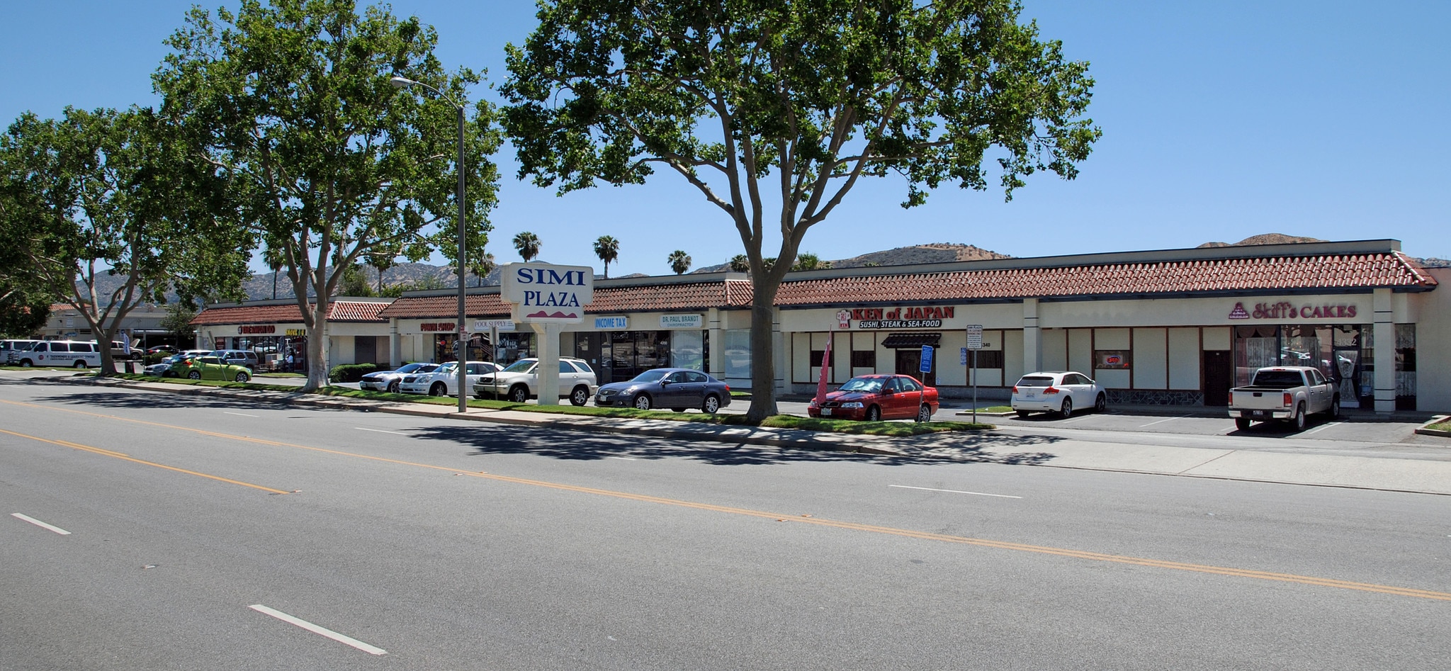 4304-4392 Cochran St, Simi Valley, CA à louer Aérien- Image 1 de 2
