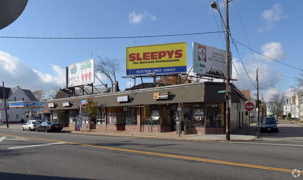 704-712 Broadway, Pawtucket, RI for lease - Building Photo - Image 2 of 6