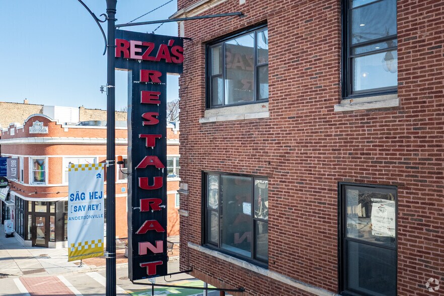 5255-5259 N Clark St, Chicago, IL for lease - Building Photo - Image 2 of 6