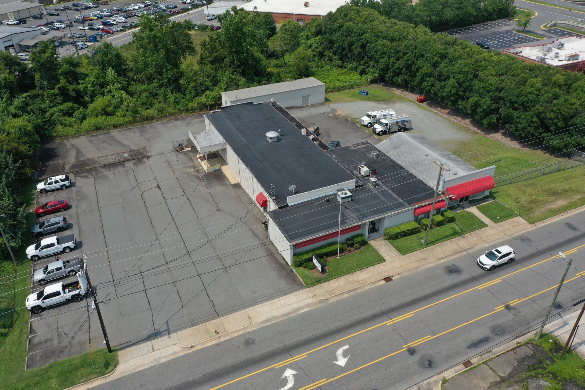 829 Davidson Dr, Concord, NC for lease Interior Photo- Image 1 of 19