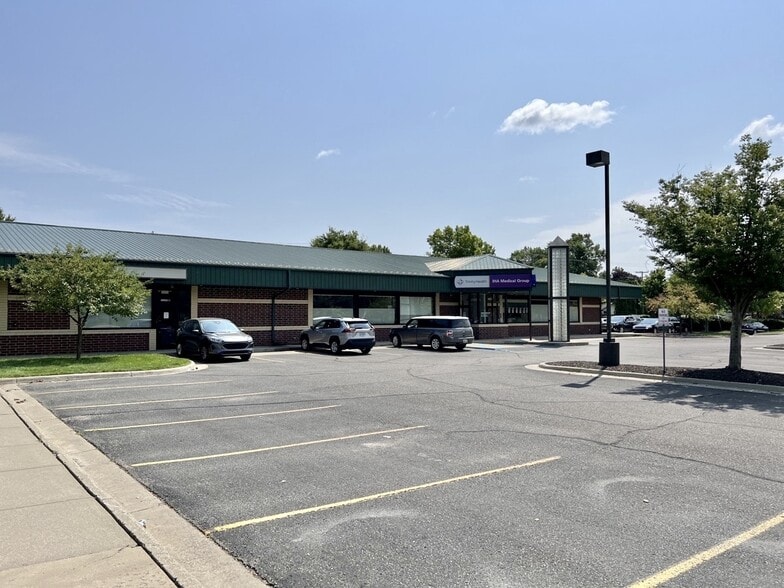 23200 Pontiac Trl S, South Lyon, MI for lease - Building Photo - Image 2 of 5