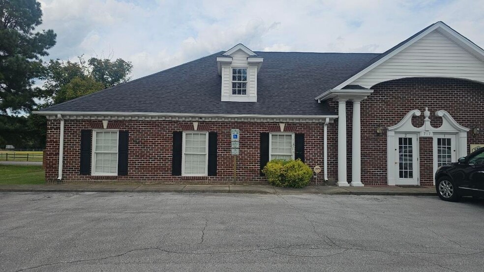 717 Rosanne Dr, Kinston, NC for lease - Building Photo - Image 2 of 10