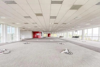 Office in Roissy-en-France for lease Interior Photo- Image 1 of 4