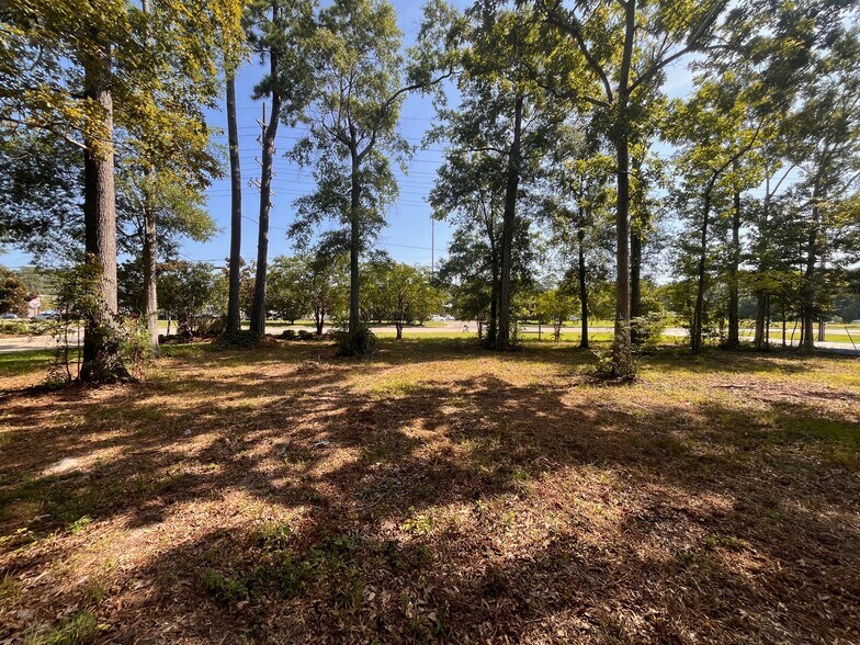 East Causeway Approach, Mandeville, LA à vendre - Photo du bâtiment - Image 2 de 4