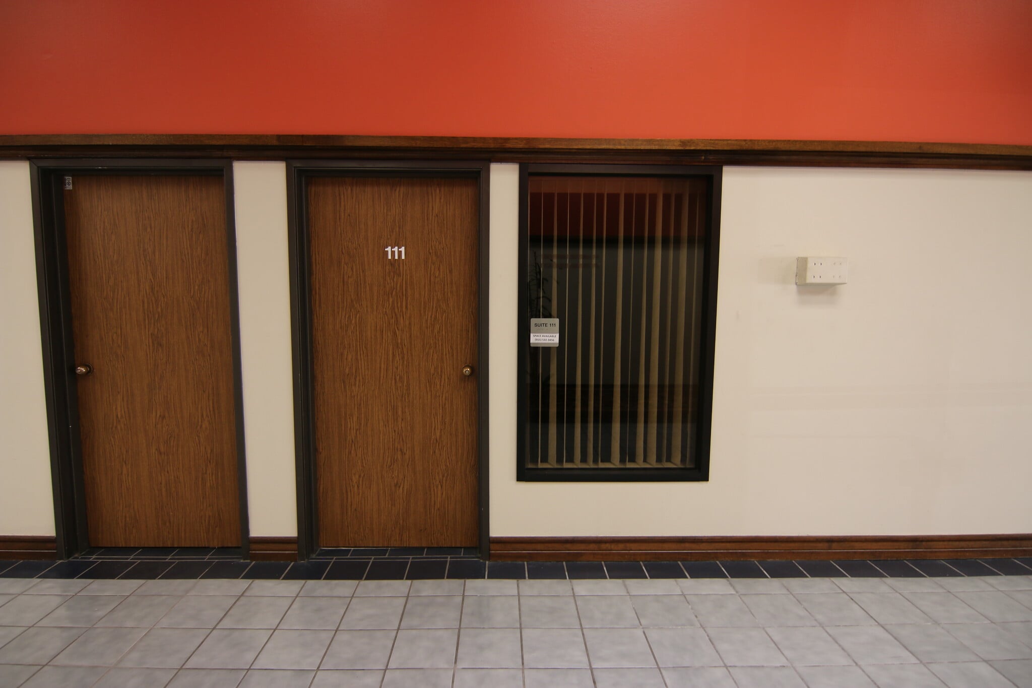 6955 N Mesa St, El Paso, TX à louer Photo intérieure- Image 1 de 7