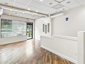 856 Kinderkamack Rd, River Edge, NJ à louer Photo intérieure- Image 2 de 13