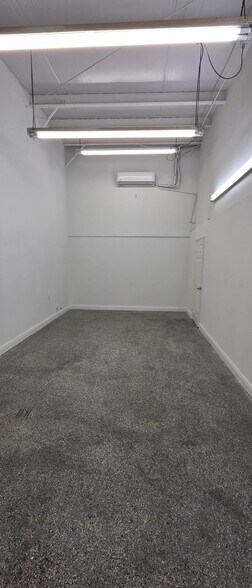 1133 Industrial Blvd, Naples, FL à louer - Photo intérieure - Image 3 de 5