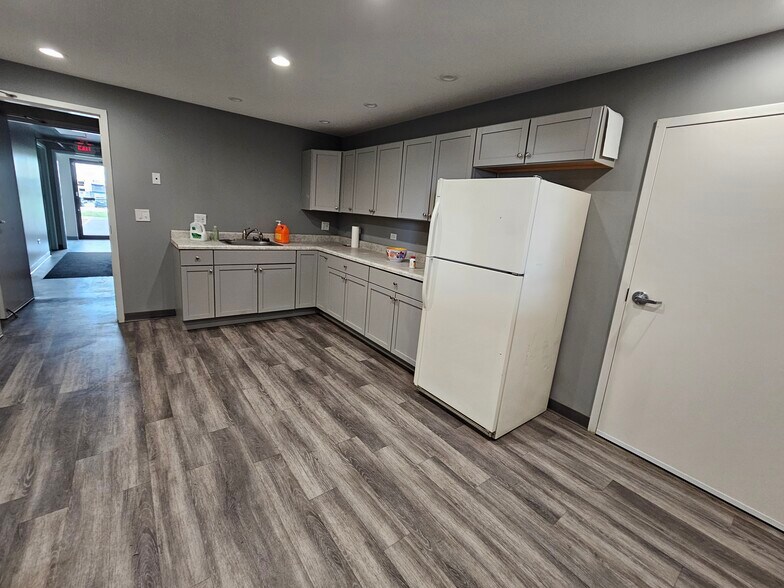 22530 S Center Rd, Frankfort, IL à louer - Photo du bâtiment - Image 3 de 17