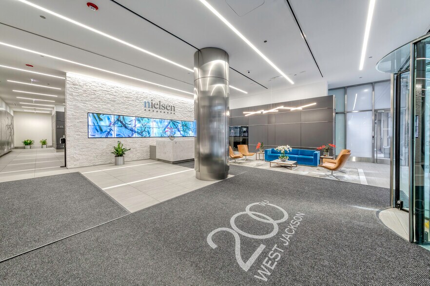 200 W Jackson Blvd, Chicago, IL à louer - Hall d’entrée - Image 2 de 18