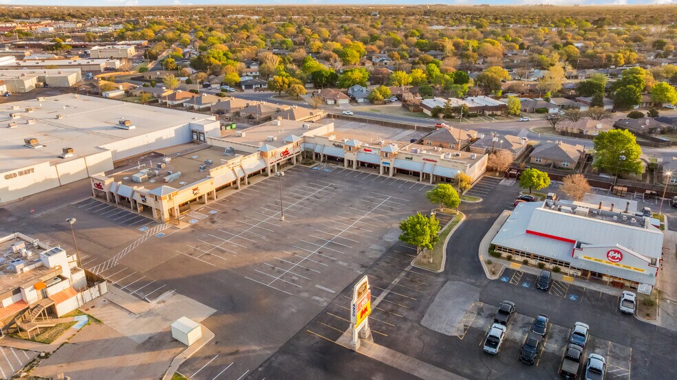 4930 S Loop 289, Lubbock, TX à louer - Photo du bâtiment - Image 1 de 21