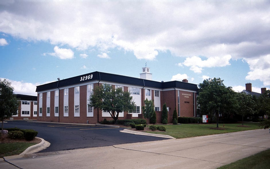 32969 Hamilton Ct, Farmington Hills, MI for sale - Building Photo - Image 3 of 5