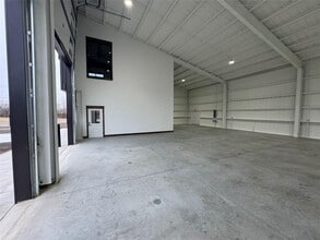 2720 Ranger Hwy, Weatherford, TX for lease Interior Photo- Image 2 of 24