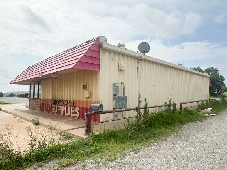 9317 Highway 8, Orienta, OK for sale - Building Photo - Image 3 of 15