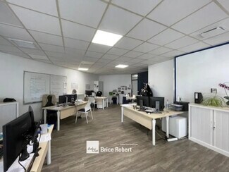 More details for 7 Avenue Antoine Dutriévoz, Villeurbanne - Office for Lease