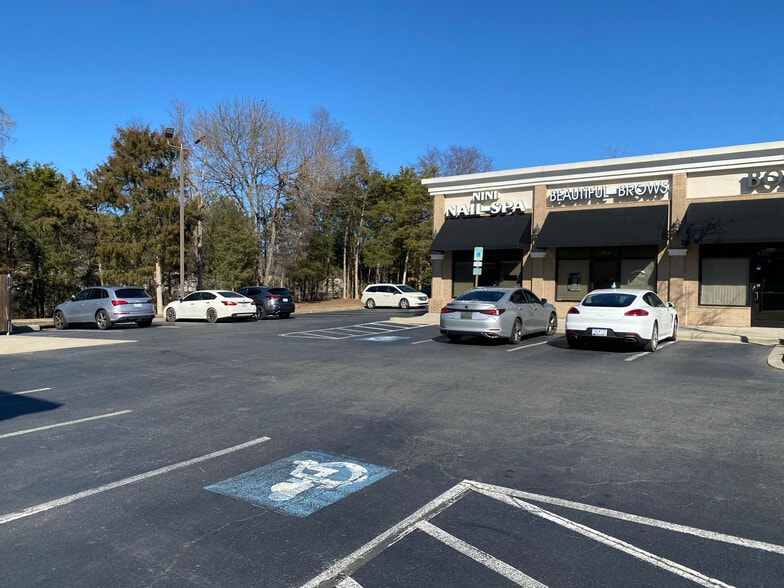 5105-5107 Piper Station Dr, Charlotte, NC à vendre - Photo du bâtiment - Image 2 de 15