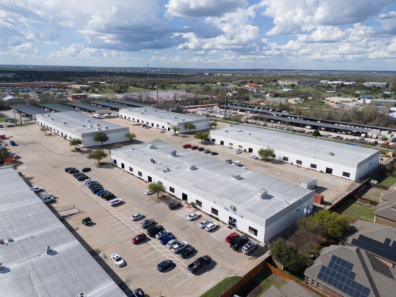 3912 Gattis School Rd, Round Rock, TX for lease - Building Photo - Image 3 of 21