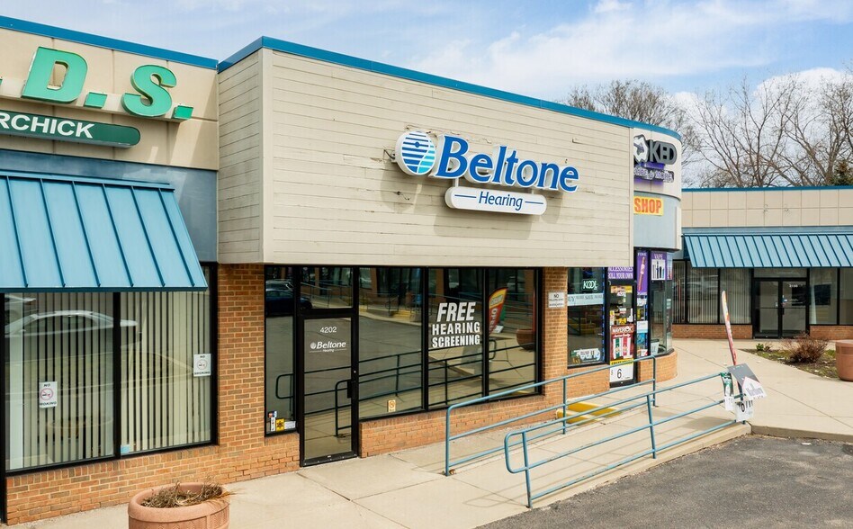 4174-4246 Pontiac Lake Rd, Waterford, MI à louer - Photo du bâtiment - Image 3 de 18