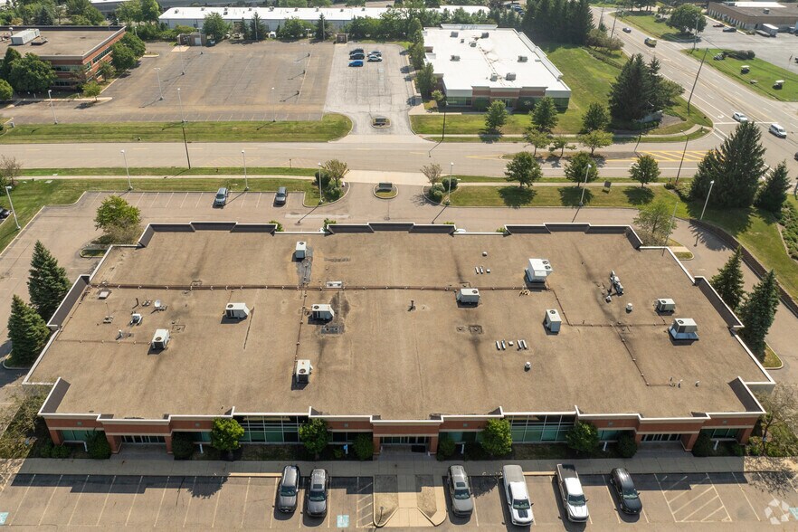 8920 Canyon Falls Blvd, Twinsburg, OH à louer - Aérien - Image 2 de 11