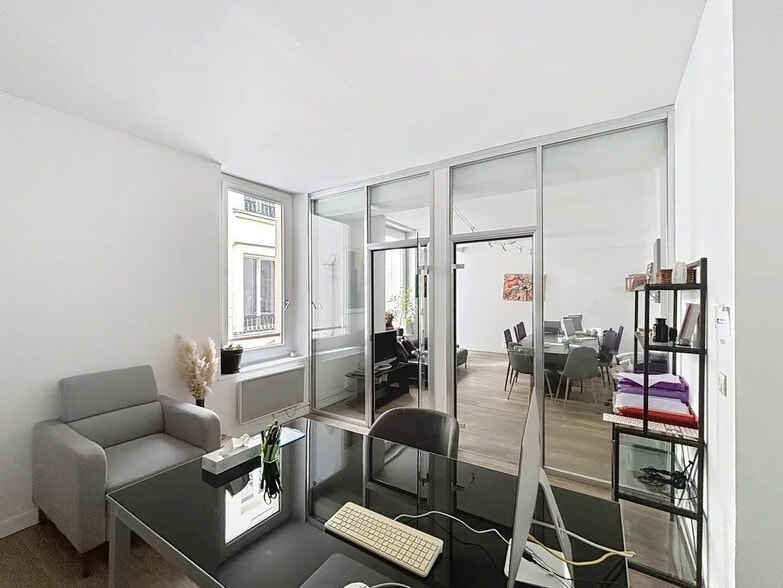 Multifamily in Paris for sale - Building Photo - Image 2 of 9