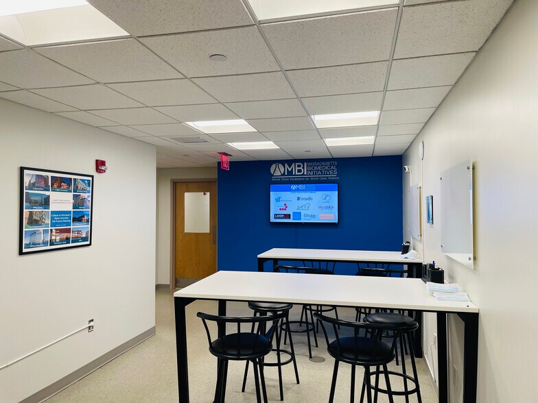 60-68 Prescott St, Worcester, MA for lease - Interior Photo - Image 2 of 2