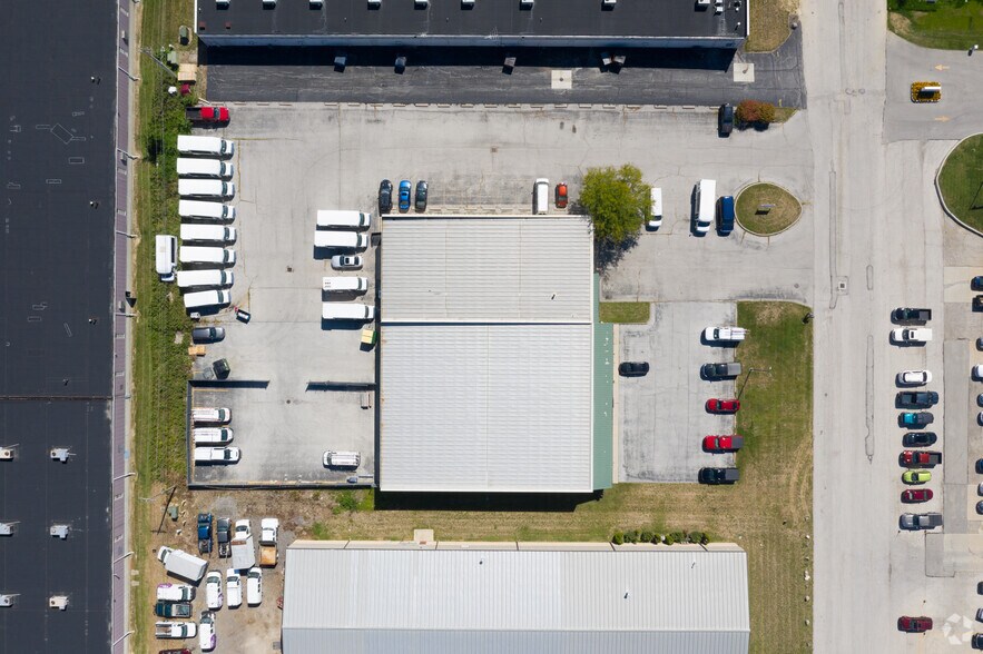1617-1625 Shanrock Dr, Holland, OH for lease - Building Photo - Image 2 of 3