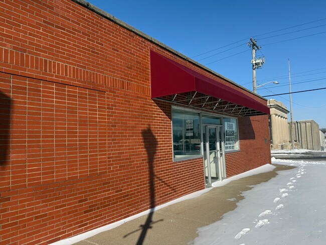 More details for 121 N Lafayette Ave, Marshall, MO - Flex for Sale