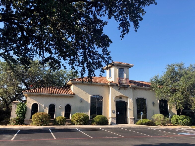 16789 San Pedro Ave, San Antonio, TX for lease - Primary Photo - Image 1 of 13