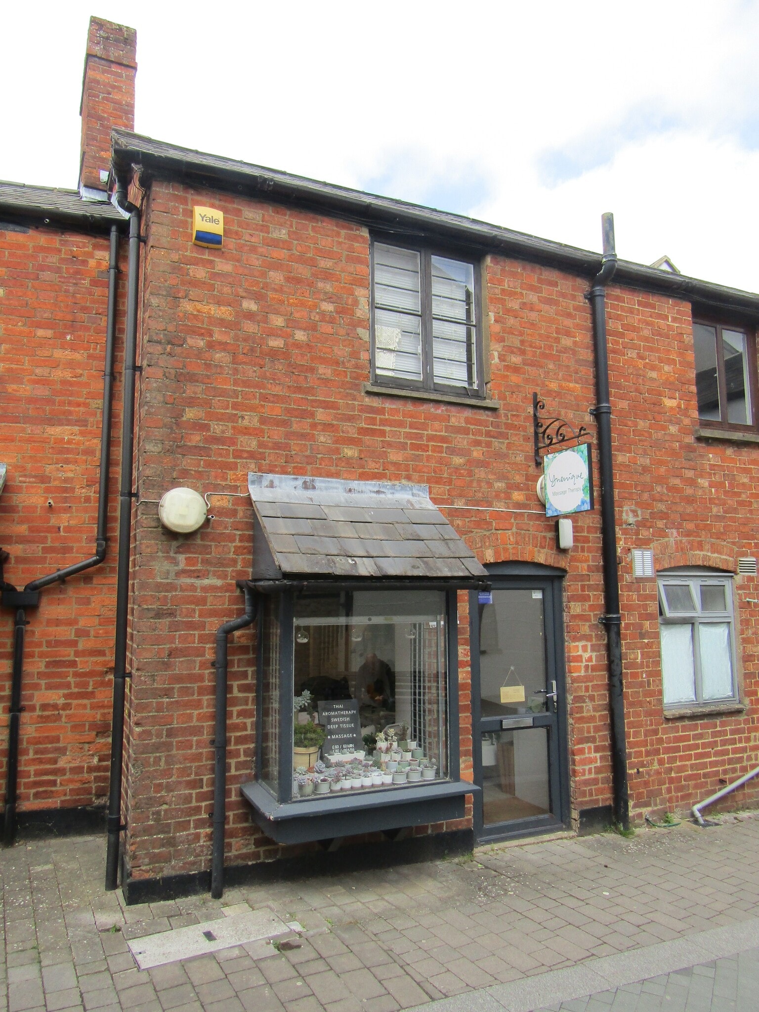 1 & 9 Evans Yard, Bicester for sale Building Photo- Image 1 of 3