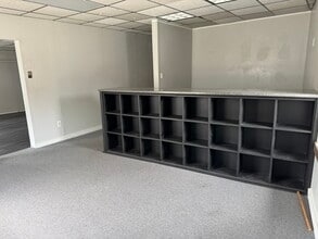 437 Cavitt Ave, Trafford, PA for lease Interior Photo- Image 1 of 10