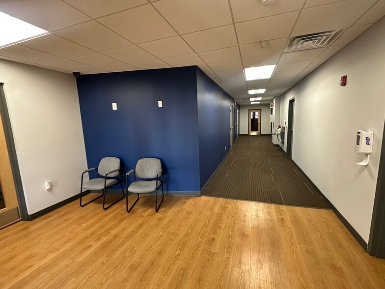 2217 E 9th St, Cleveland, OH for lease - Building Photo - Image 2 of 26