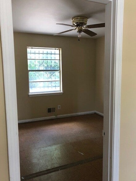 1733 Brownsboro Rd, Louisville, KY for lease - Interior Photo - Image 3 of 7