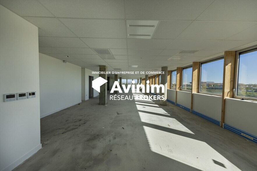 Office in Toulouse for lease - Interior Photo - Image 3 of 6