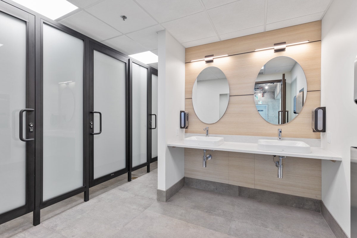 1700 Dickson Av, Kelowna, BC à louer Photo intérieure- Image 1 de 8