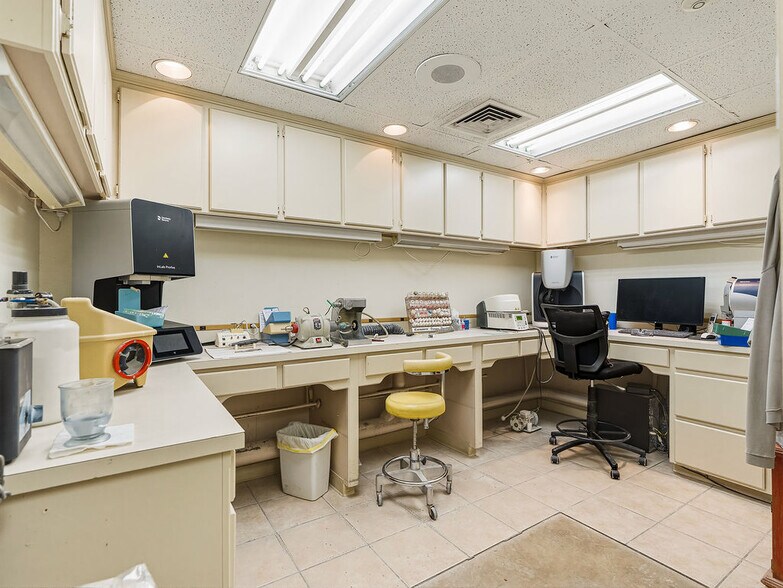 931 Arlington St, Ada, OK à vendre - Photo du bâtiment - Image 3 de 33